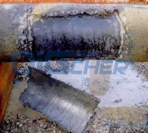 海底管道外表麵的混(hún)凝土防護層剝離